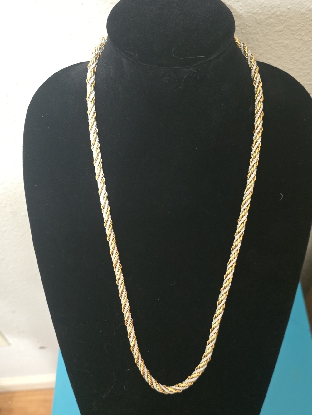 Vintage Elegant Gold Tone Rope Chain and Faux Diamond Necklace - 14"